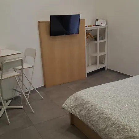 Alyssa House Bed & Breakfast 4*
